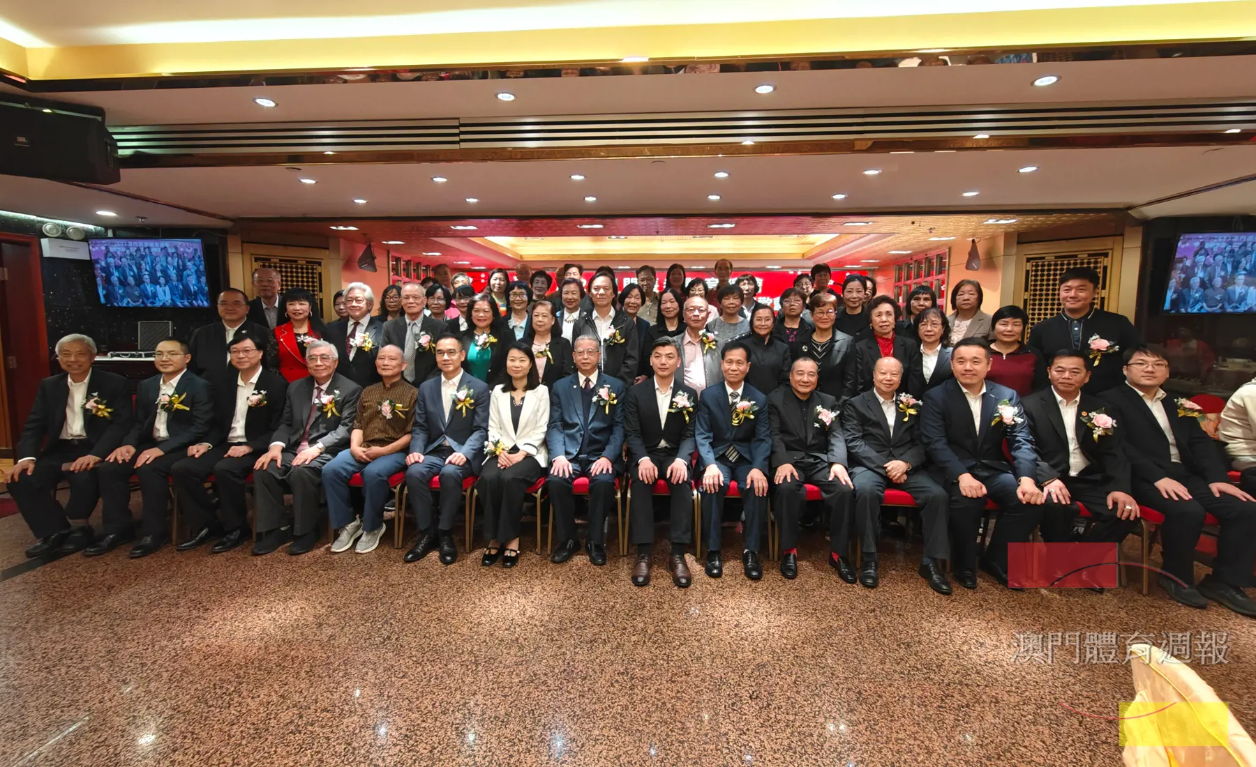 長者體育總會新一屆行政人員與嘉賓合影.jpg