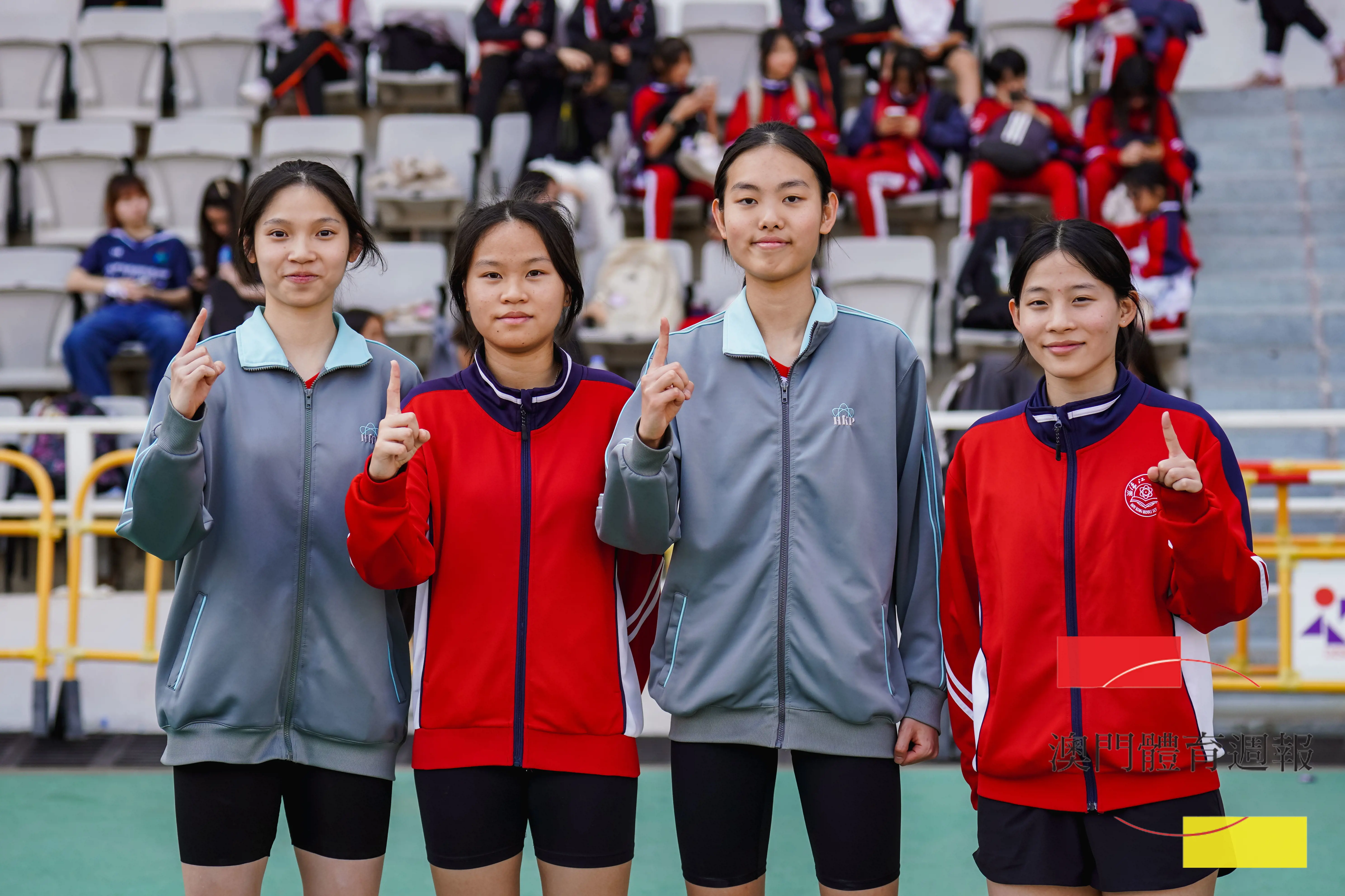 冼蔚楠與隊友寧晨、李梓橋、蔡梓霖合力打造女A四乘一百米賽會紀錄.jpg