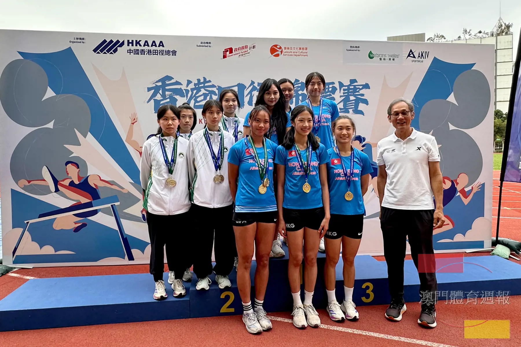女子四乘一百米接力隊破女青紀錄奪亞.jpg
