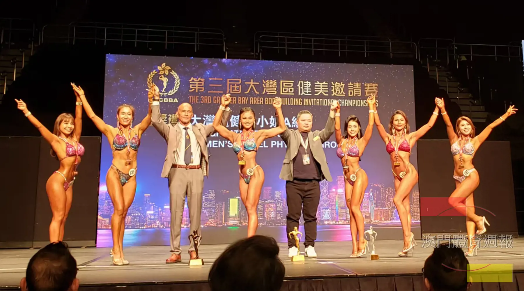 陳利盈（右1）在女子健體小姐及女子一件式泳裝組別取第六名.jpg