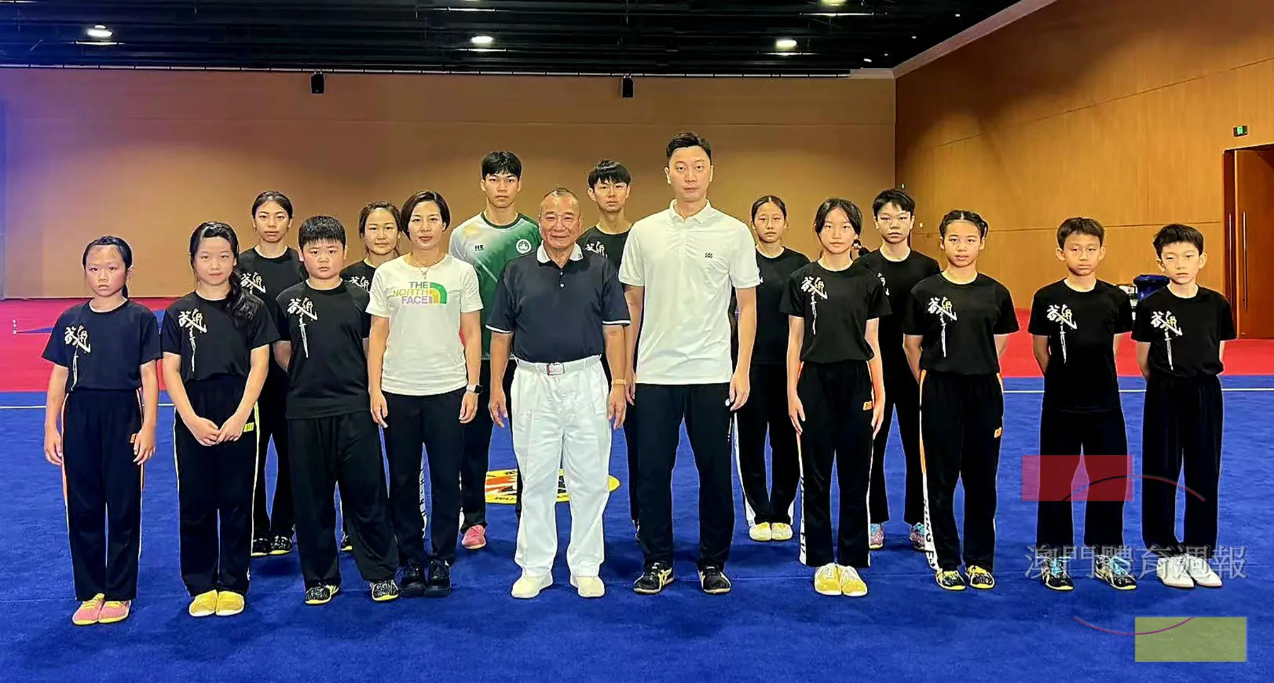 武術總會理事長陳永傑鼓勵運動員.jpg