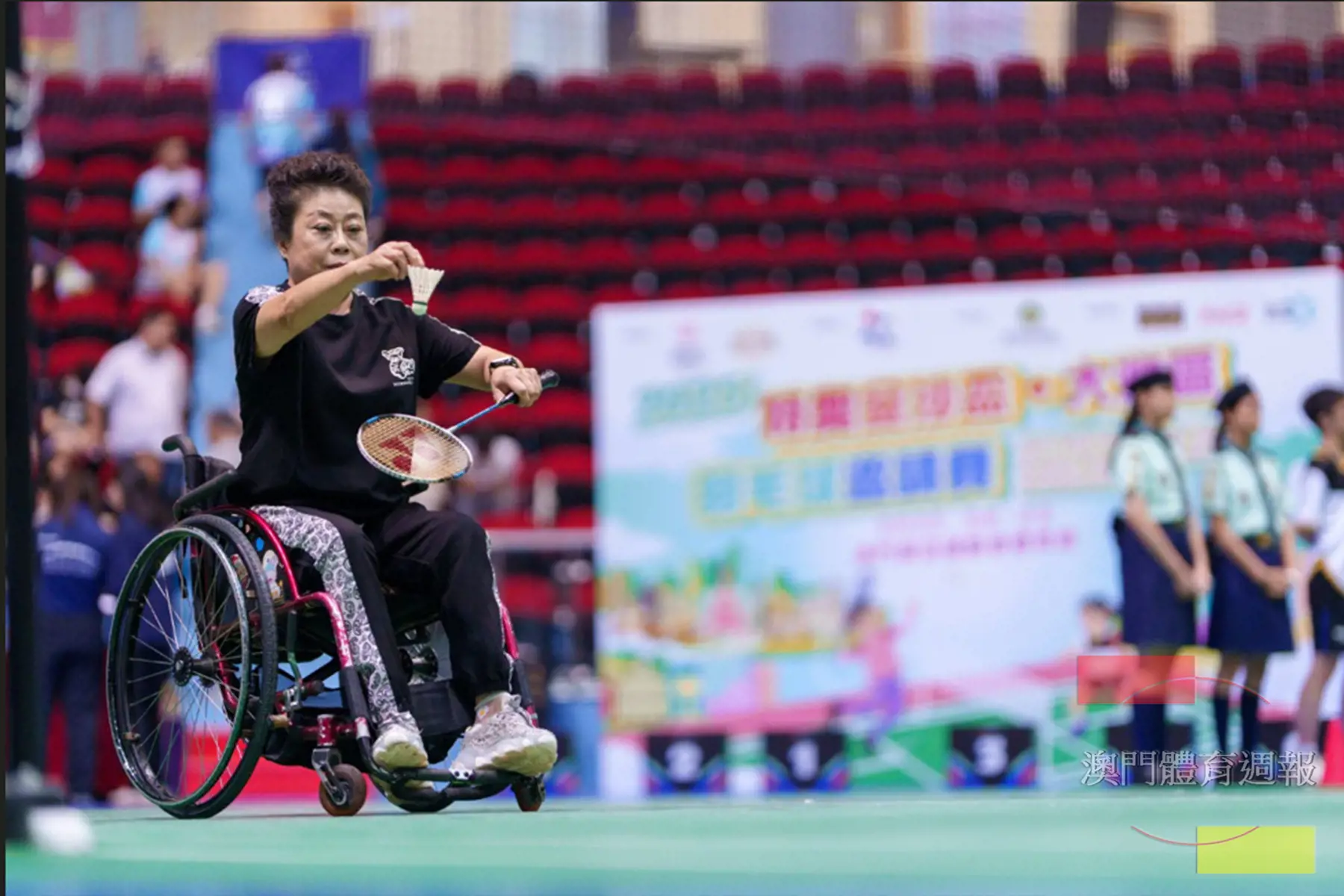 輪椅組羽毛球賽選手投入賽事.jpg