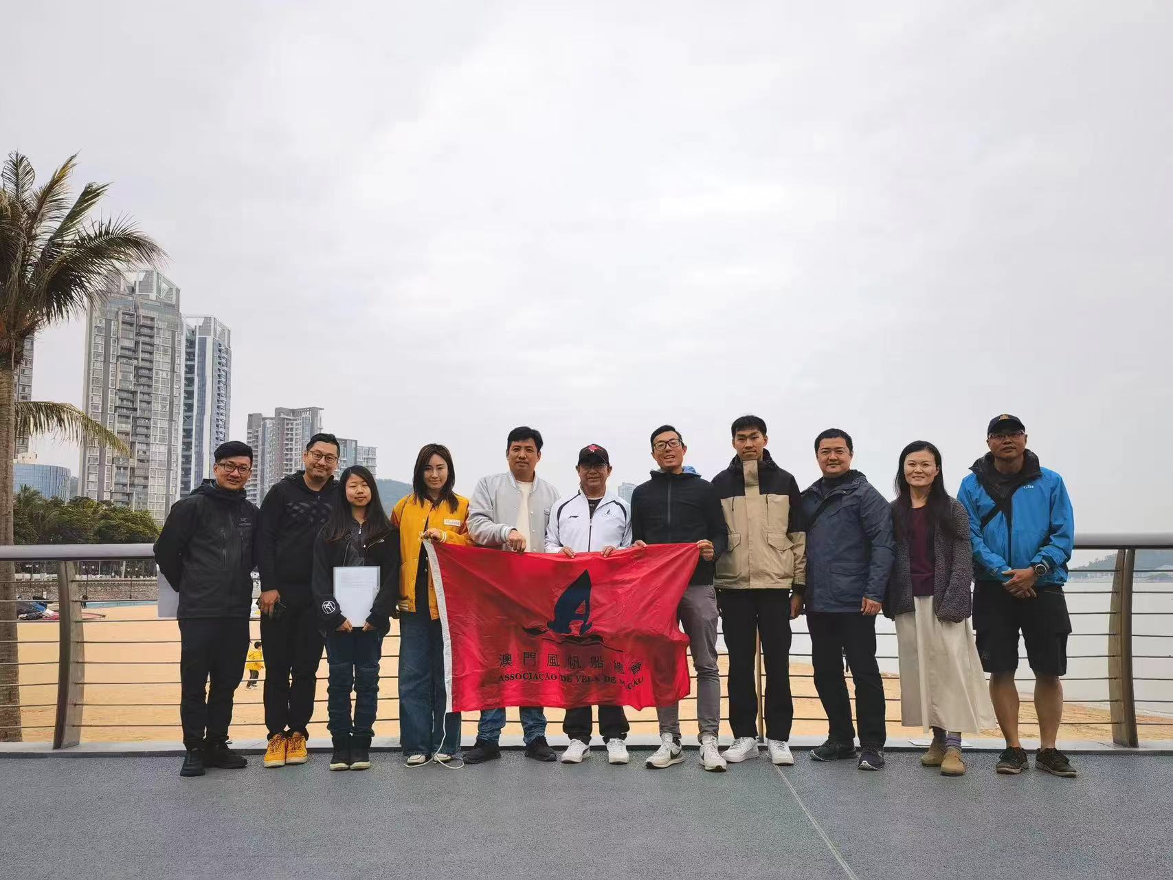澳門帆總一行在珠海市青少年帆船帆板訓練基地合照.jpg