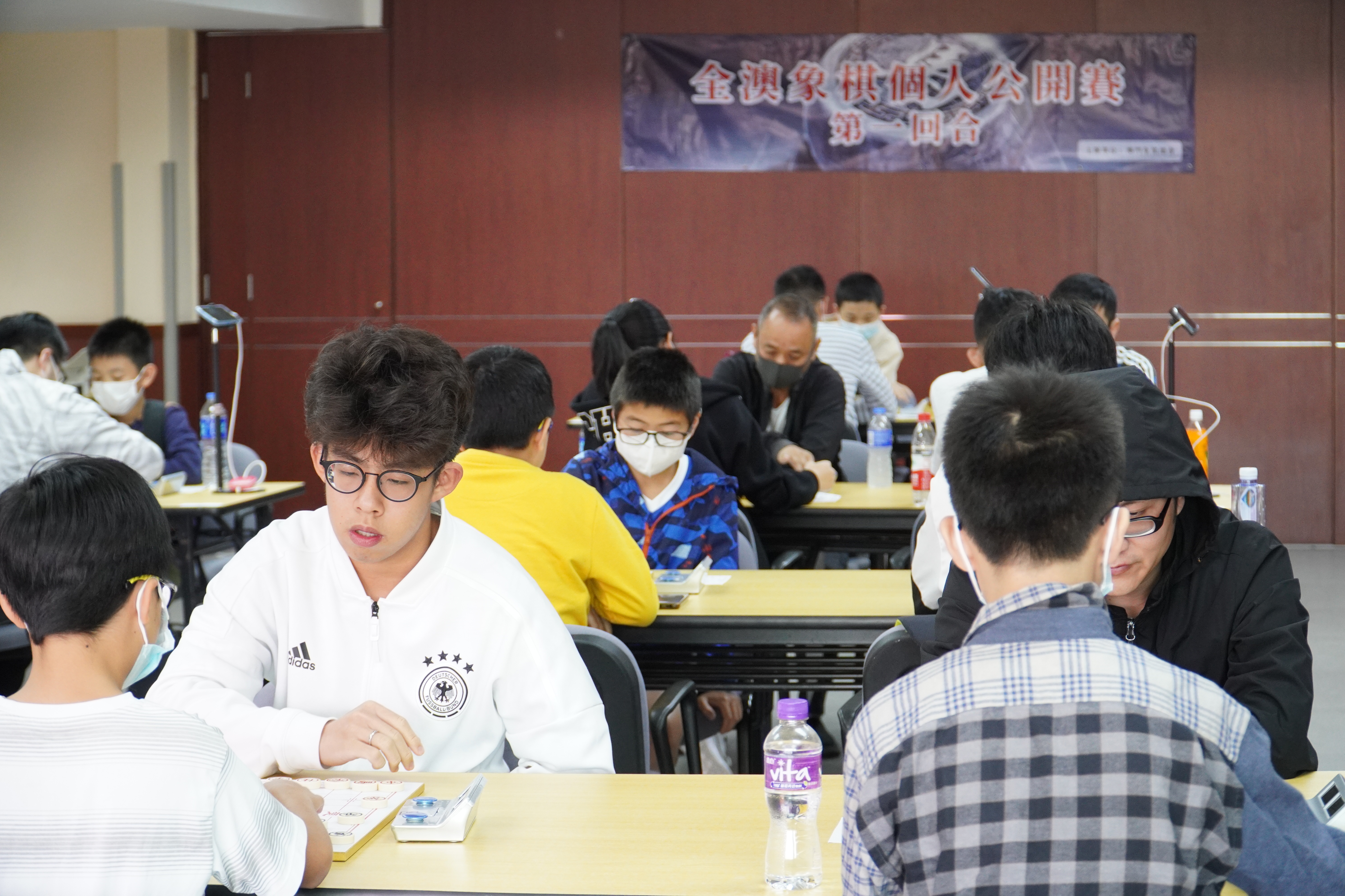 首回合共有24名棋手角逐.JPG