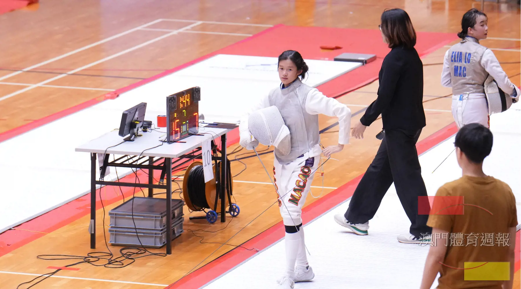 女子B組花劍冠軍陳康晴.jpg