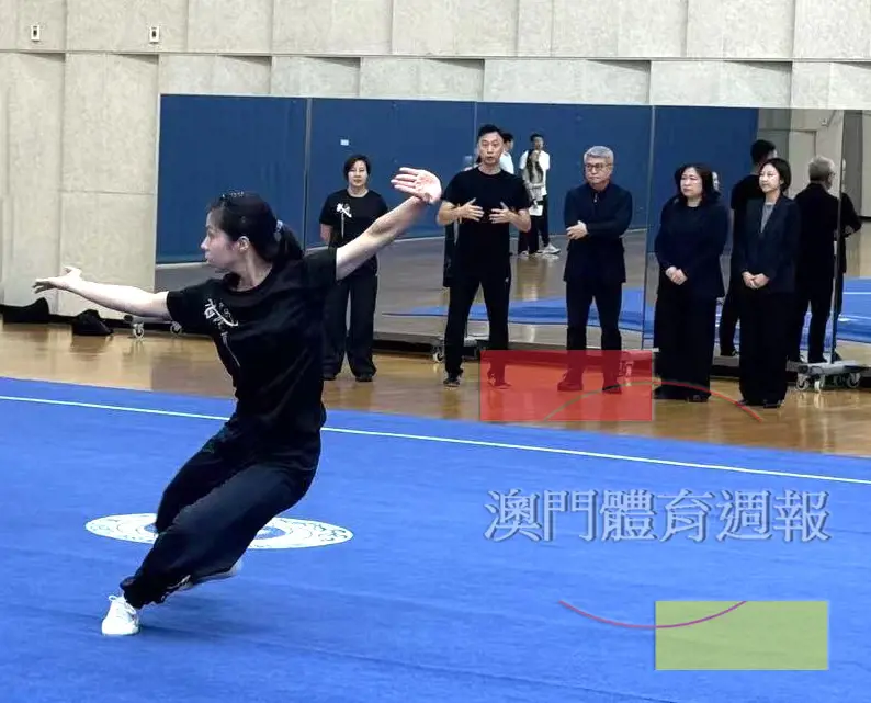 參觀武術運動員練習.jpg