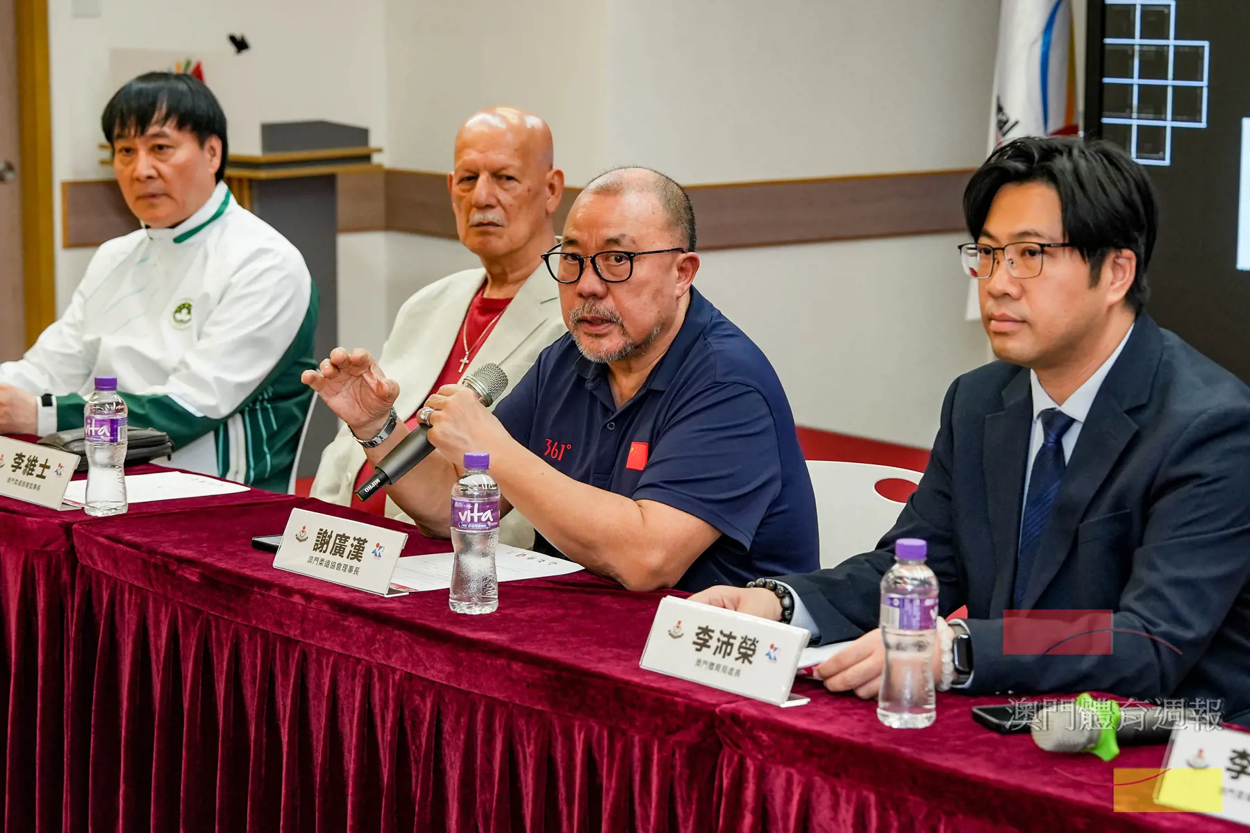 謝廣漢期望選手放開包袱，盡情在主場發揮訓練成果.jpg
