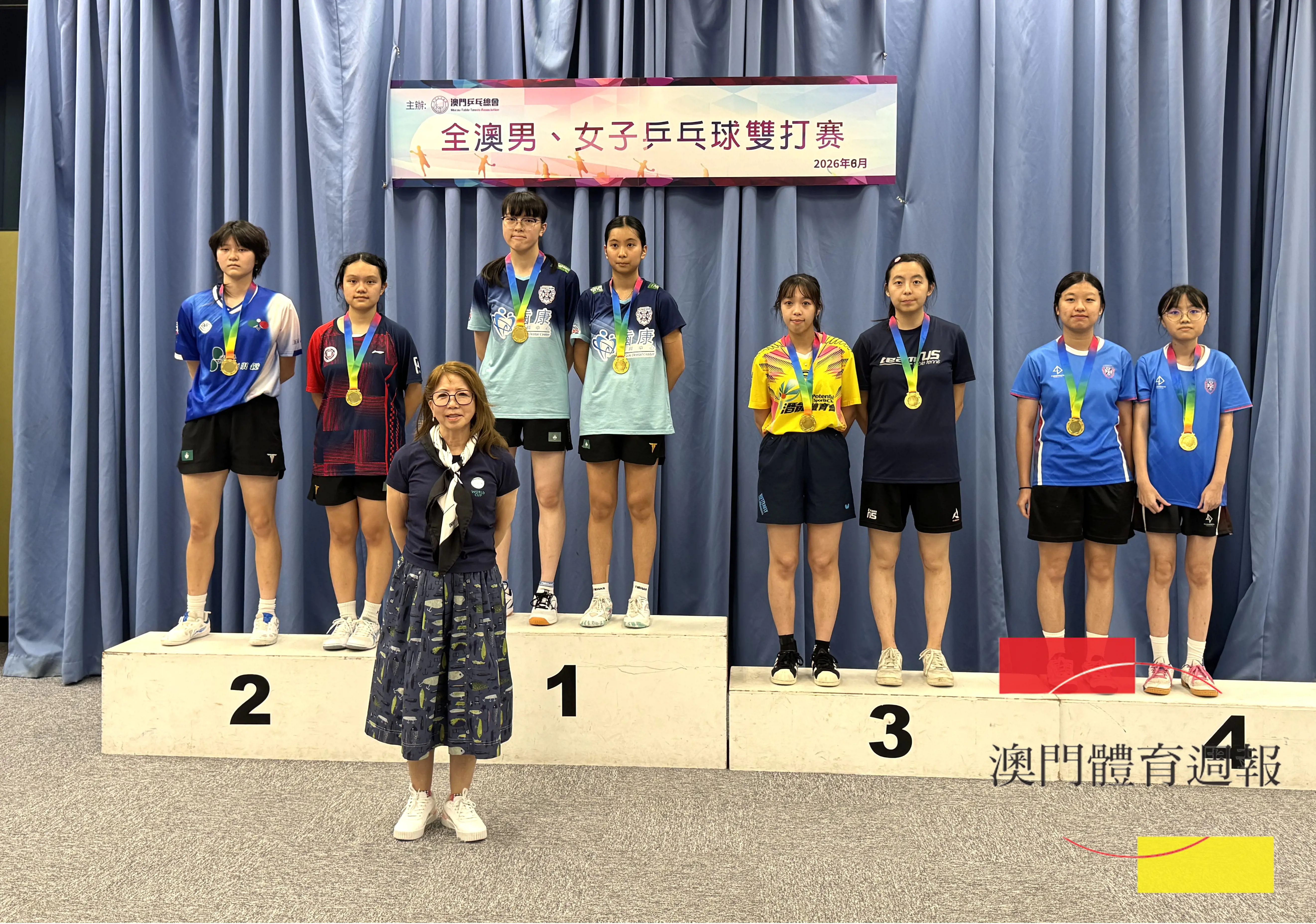 女子雙打獲獎運動員a.jpg
