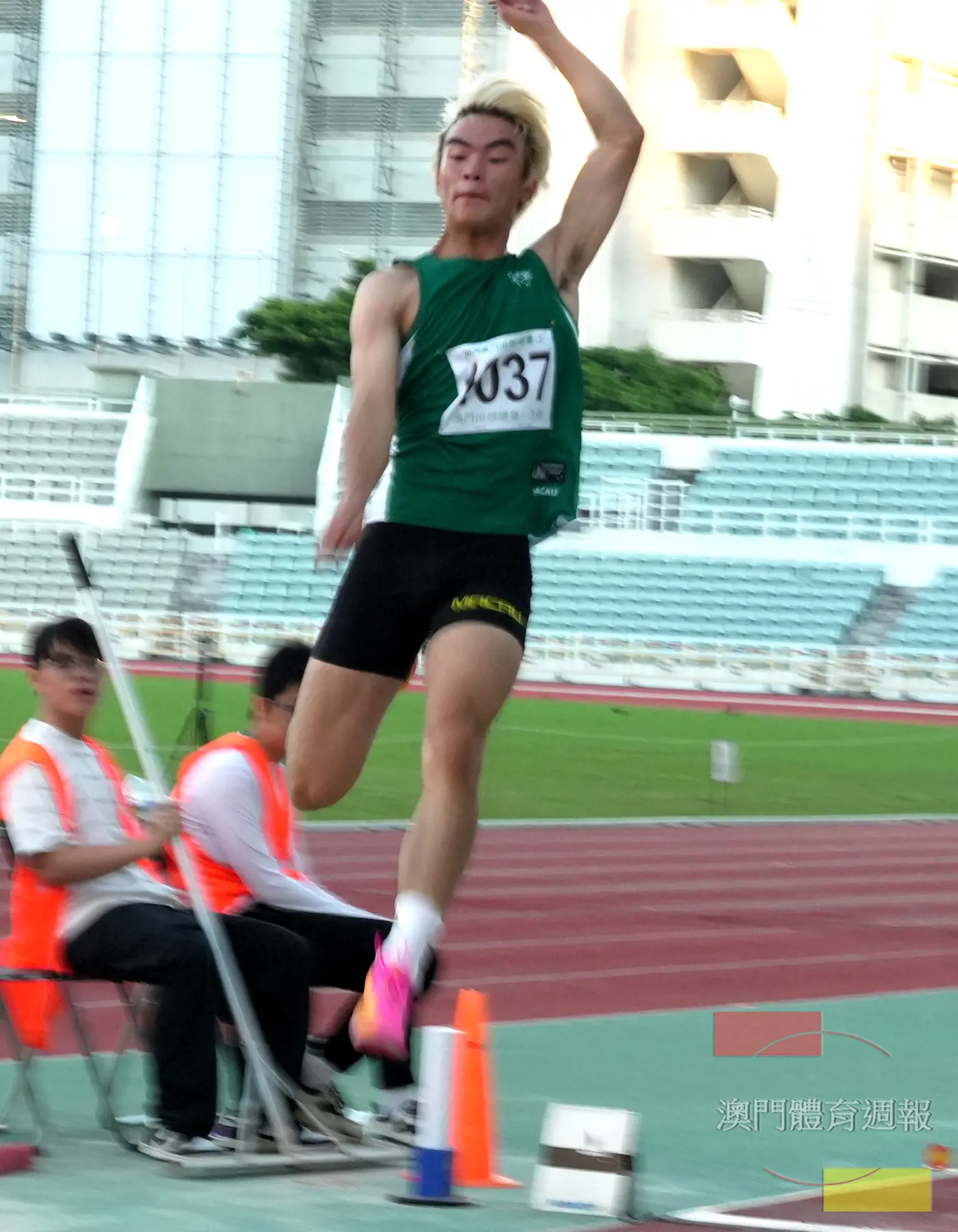 柯佳梁男子U20跳遠獲季.JPG