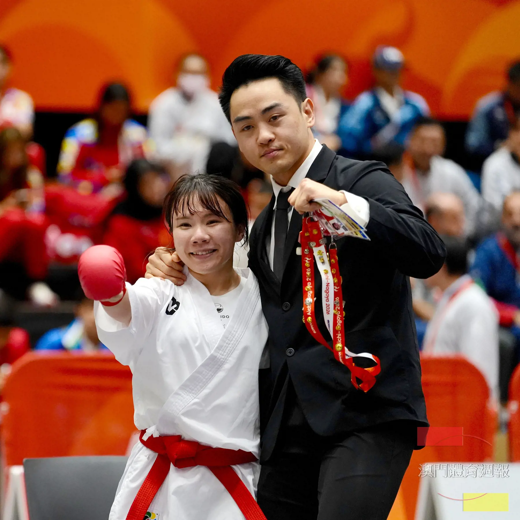 方文慧銅牌戰獲勝後與教練一同慶祝.jpg