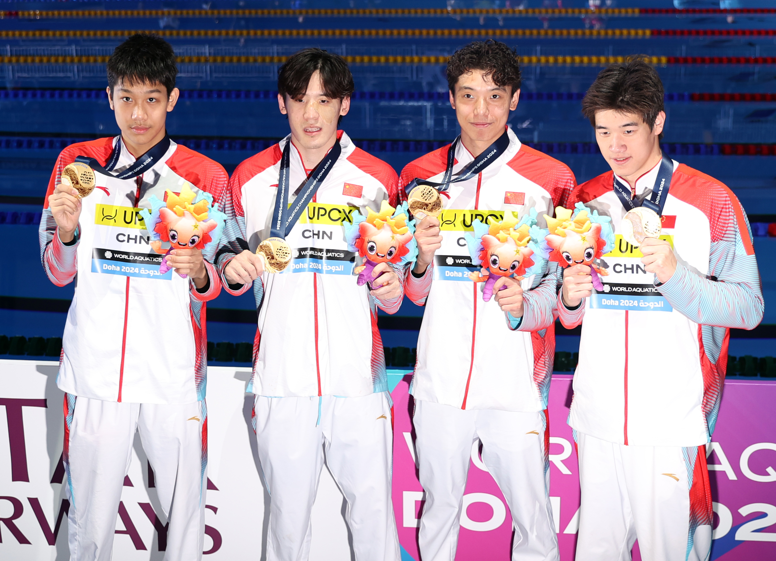 冠軍中國隊選手張展碩、王浩宇、季新傑和潘展樂（從左到右）在頒獎儀式後合影。.JPG