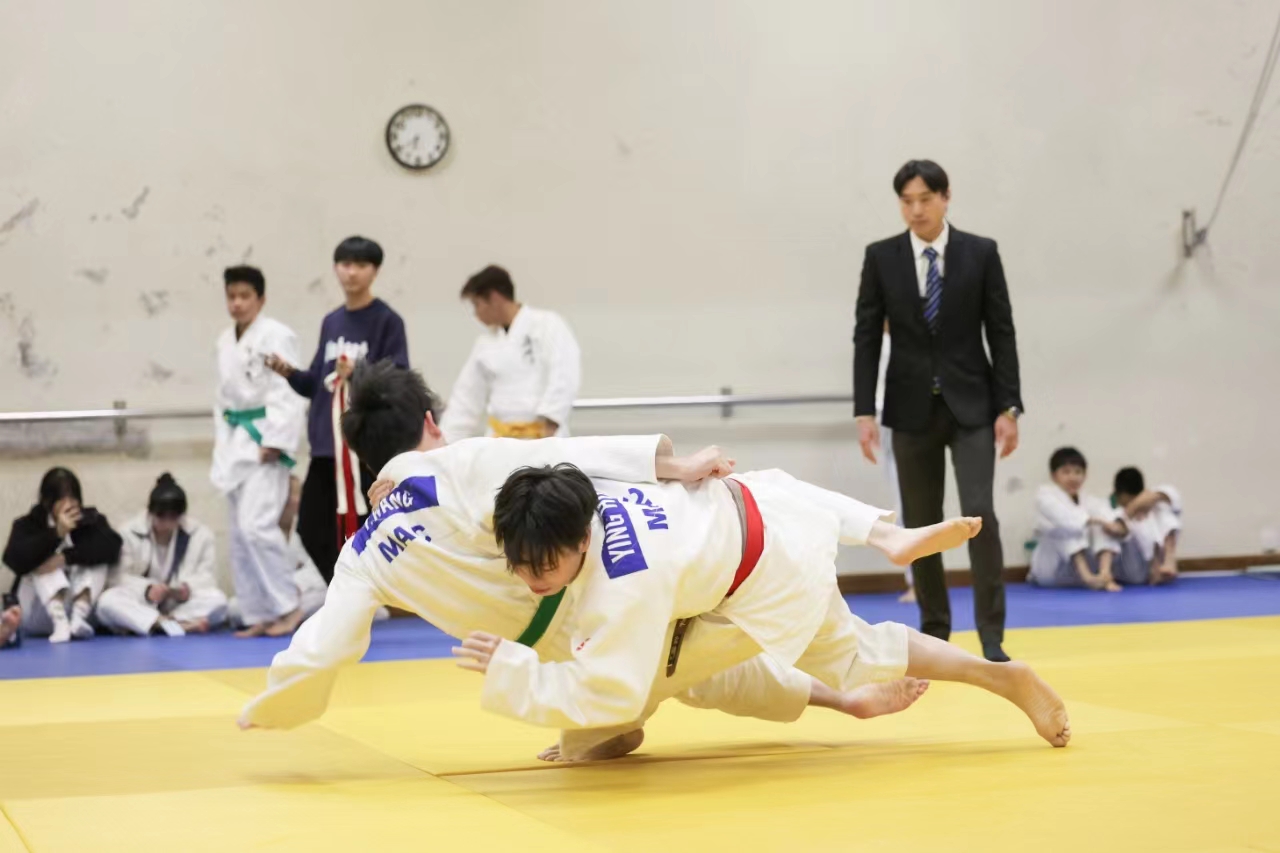 李英豪（紅方)奪公開組-70Kg冠軍．.jpg
