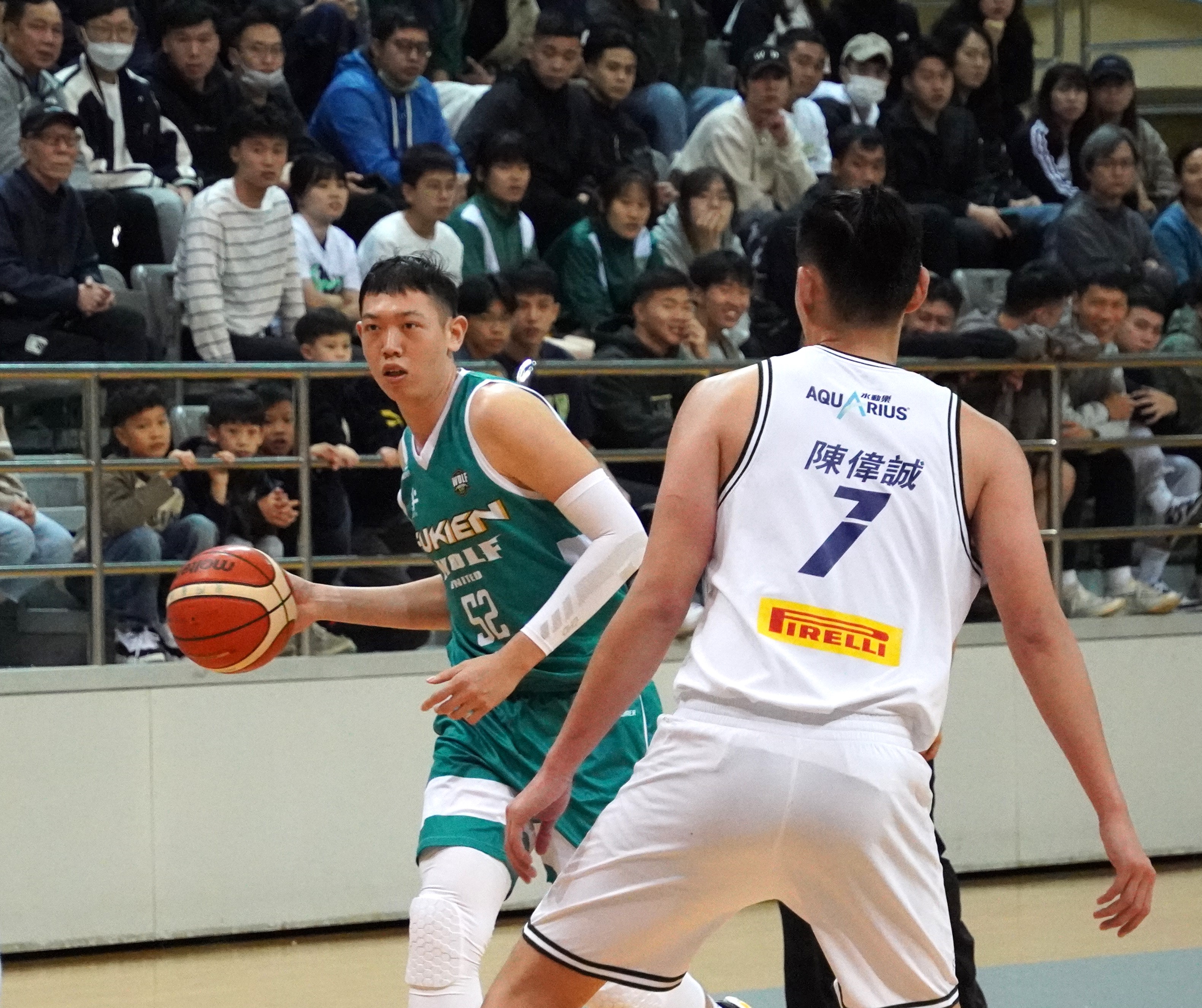 容毅燊(左)從台灣回澳加盟福建即奪錦標。.JPG