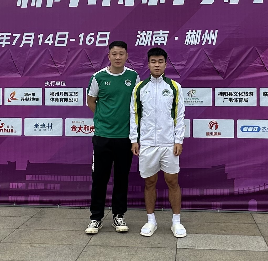 A1 教練李喆(左)與裴鵬鋒在湖南比賽時留影.JPG
